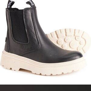 Bionica Drina Black Shoes